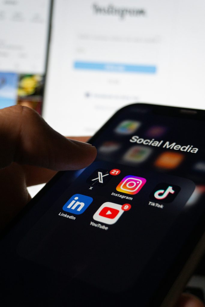 berke citak 0cpyFsSUiSc unsplash - Social Media Management