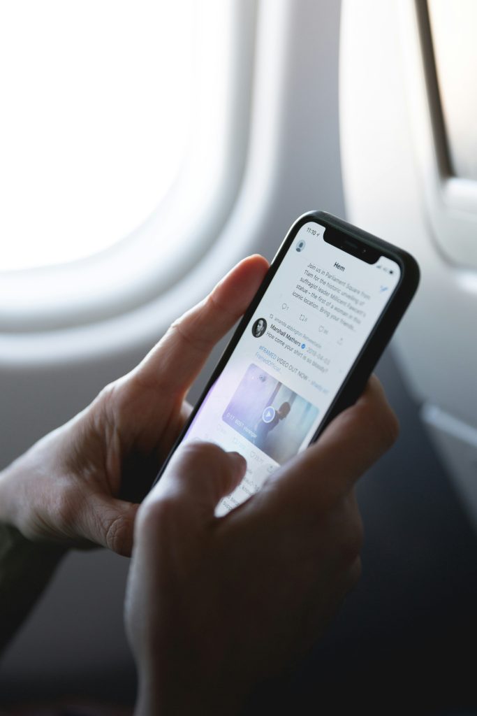marten bjork FVtG38Cjc k unsplash - Social Media Management